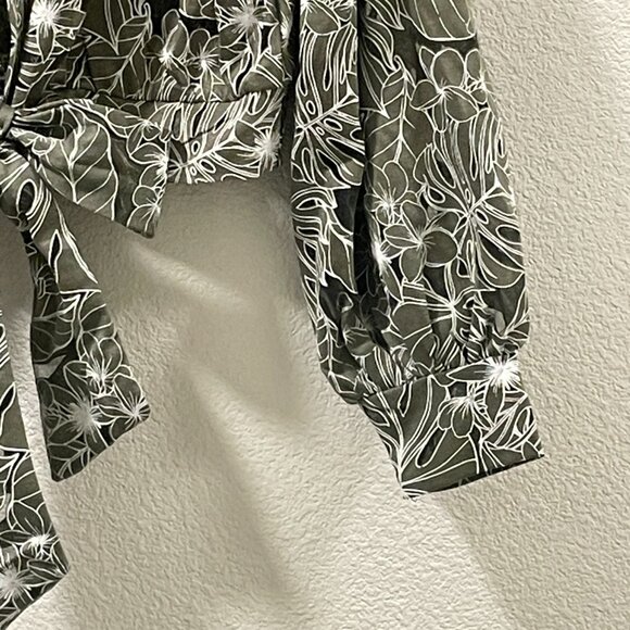 AMBER SKIES (NWT) Long Sleeve Open Tie Front Cropped Burnout Tropical, Olive - L - Picture 4 of 11